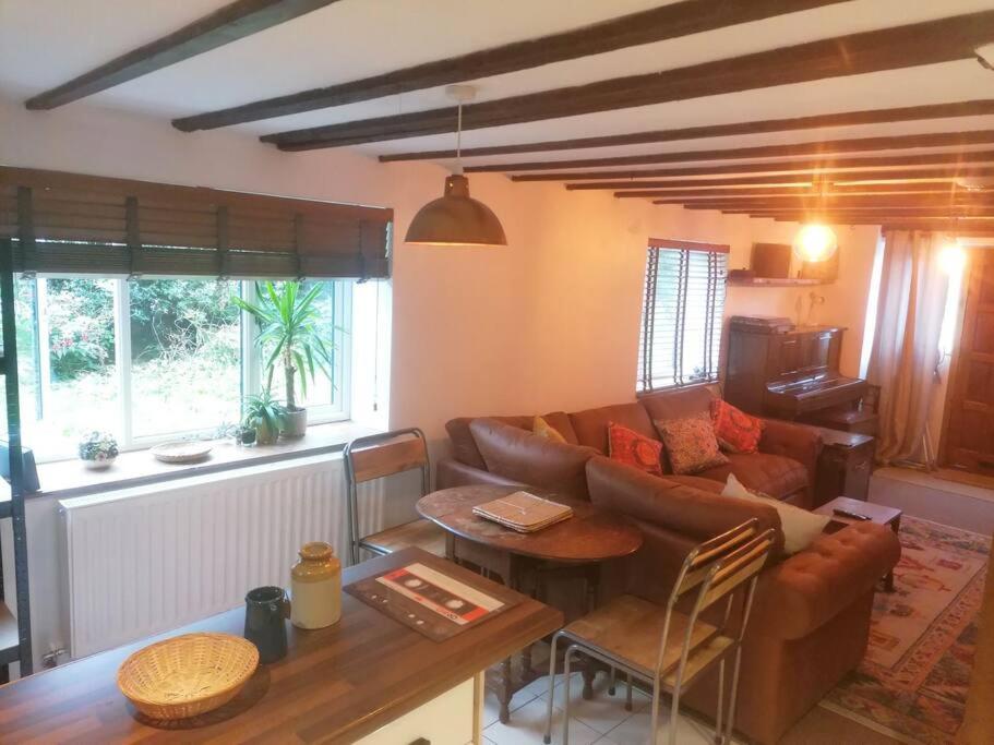 The Old Barn, Cosy Townhouse In Leominster Villa Eksteriør billede